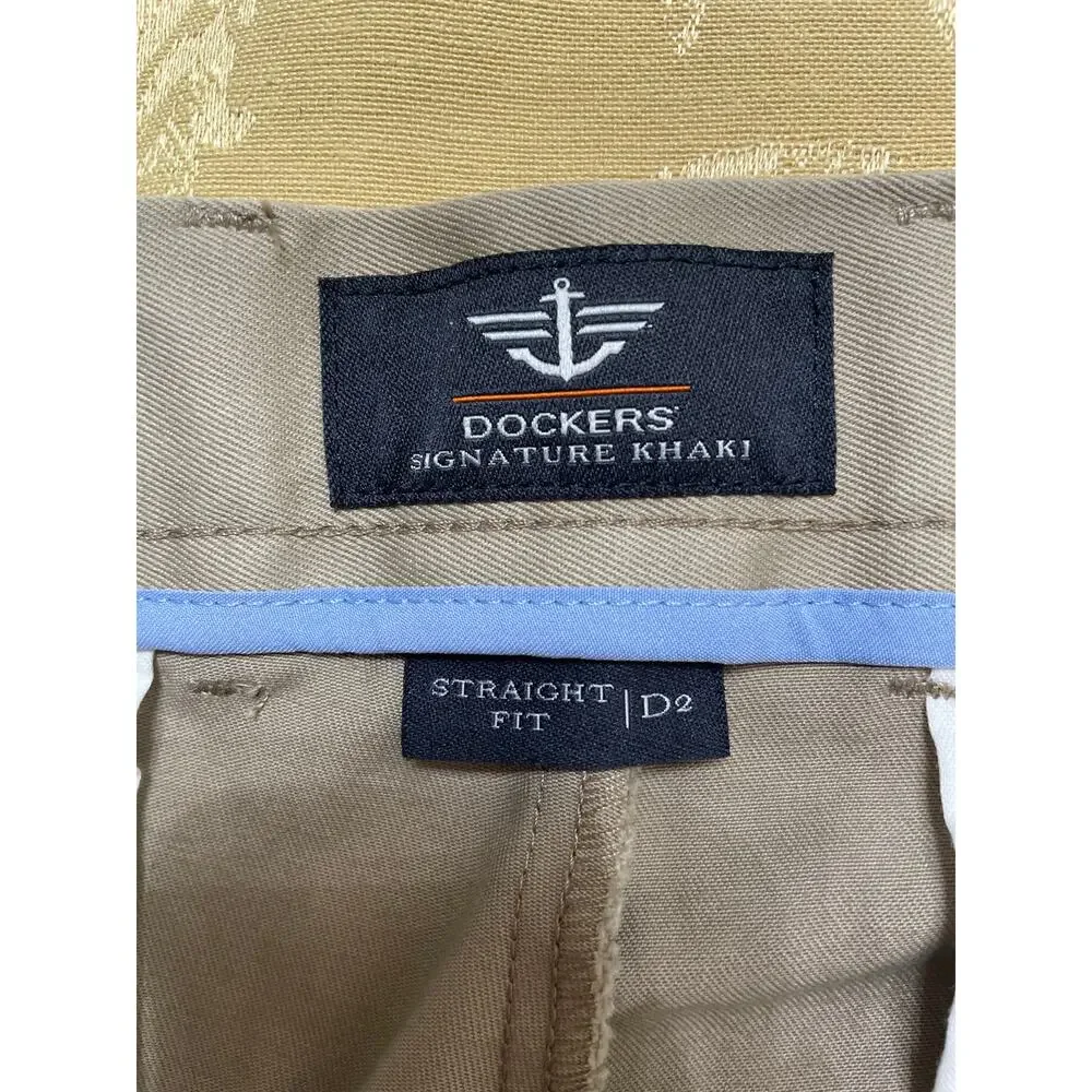NWT Dockers Mens Pants 38x32 Khakis All Cotton D2 Straight Fit Flat Front Tan